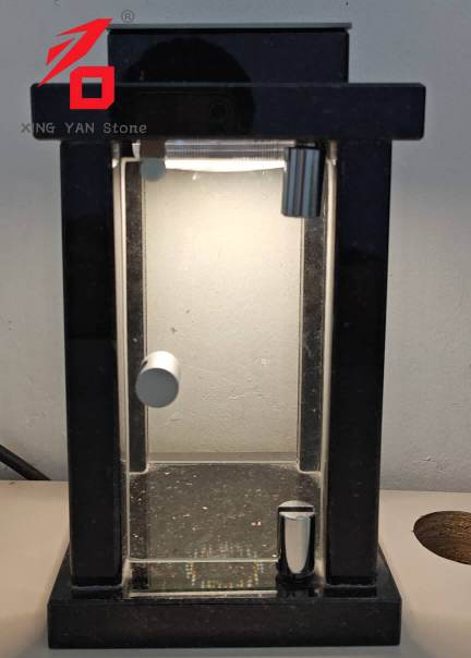 स्मशानभूमीत सौर पॅनेलसह एलईडी दिवा