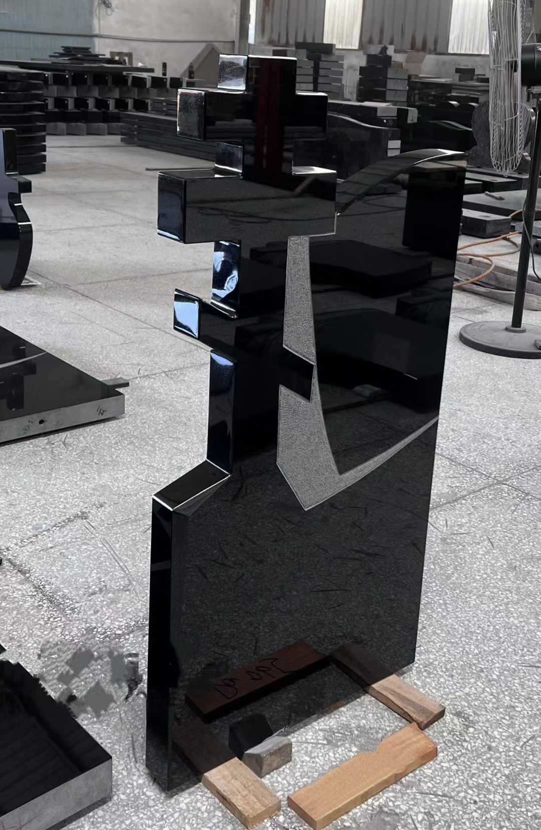 झिंगयान क्रिएटिव्ह भौमितिक ब्लॅक टॉम्बस्टोन